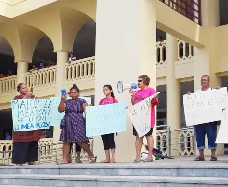 Protest in Samoa - Radio Samoa