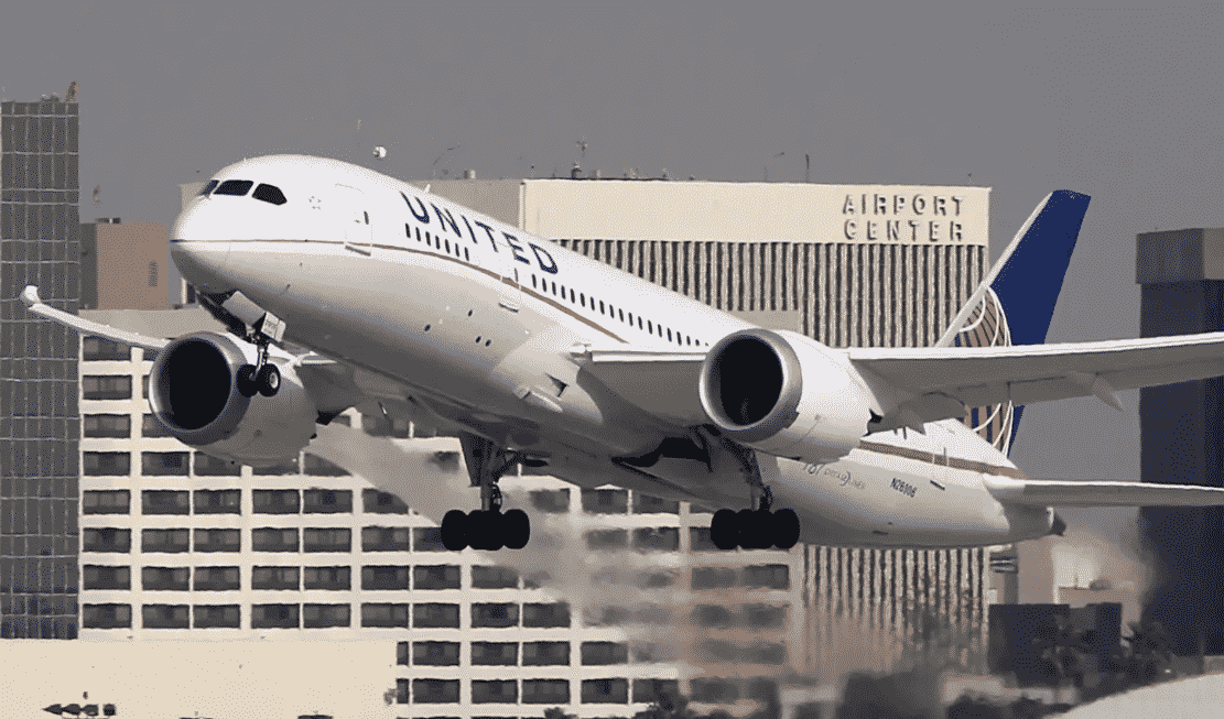 American flight take off