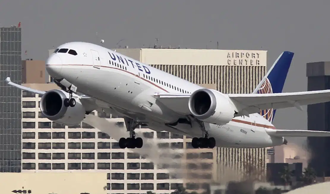 American flight take off