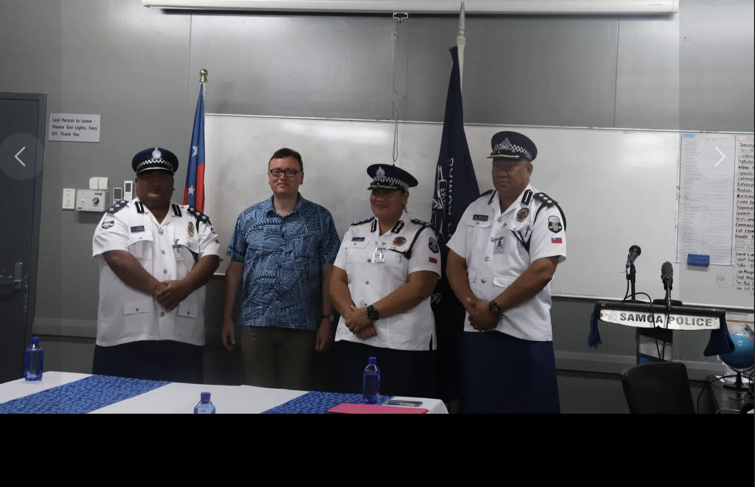 Leoleo o le a malaga i Peretania mo aoaoga ma le Hai Komesina o Peretania i Samoa, David Ward.