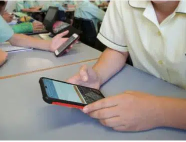 Phones may be banned during school hours for NSW students