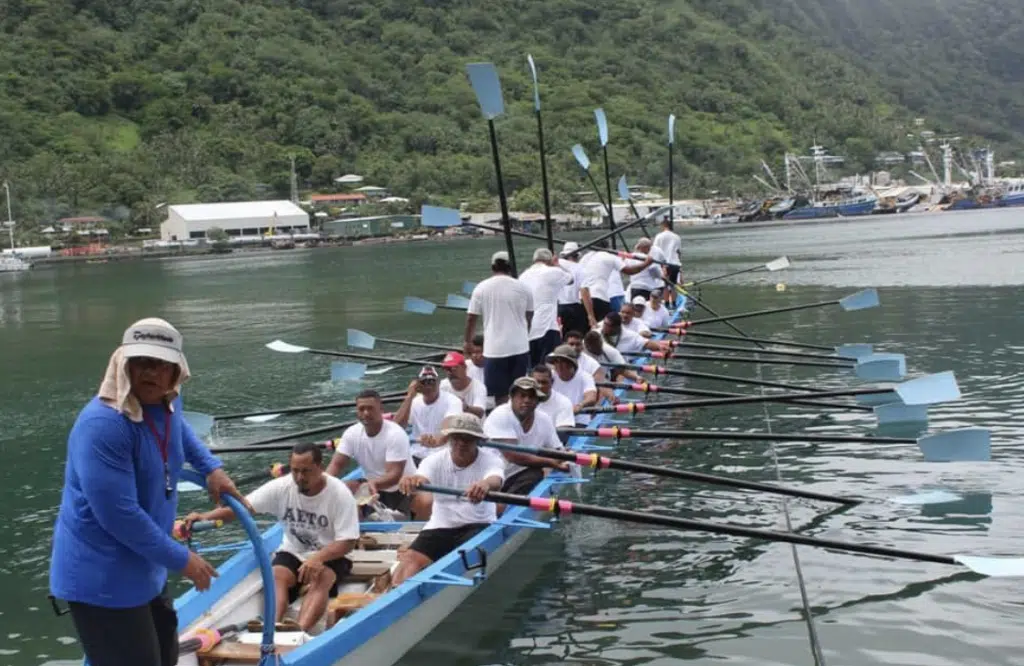 Samoan long boat