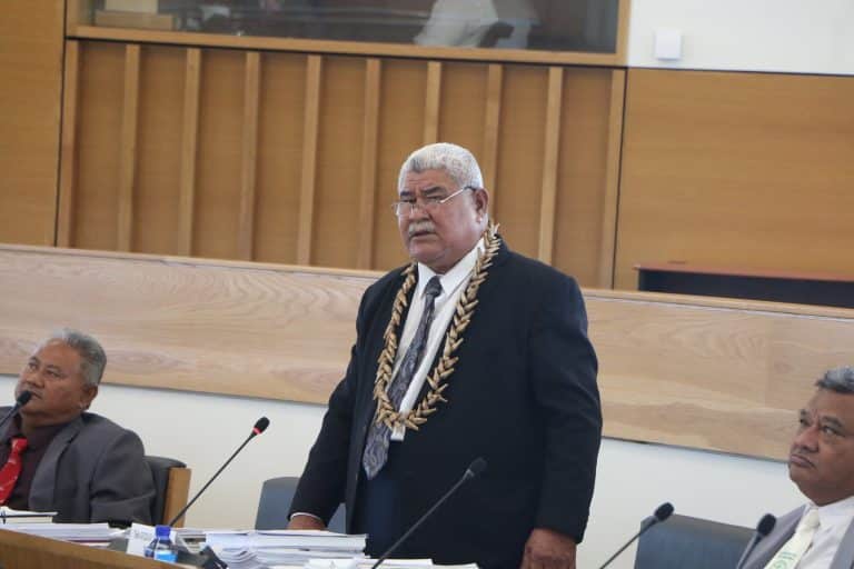 Fesola'i Apulu Tusiupu Tuigamala