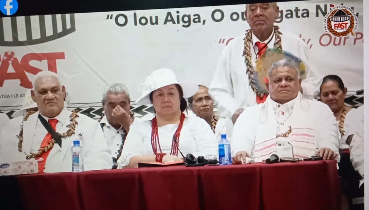 Laaulialemalietoa ma lona faletua i le sauniga Faafetai