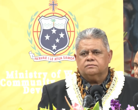 Hon PM Laaulialemalietoa Leuatea Polataivao Fosi Schmidt