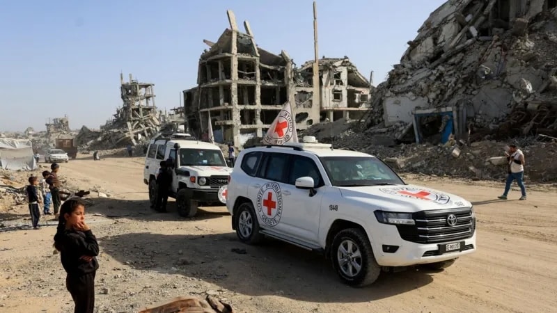 Red Cross teams are assisting Hamas's search for the body of the last dead hostage in Gaza.