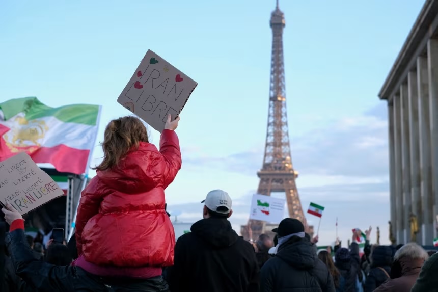 A rally to protest the killing of thousands of demonstrators in Iran since late December was held at the Trocadero in Paris.