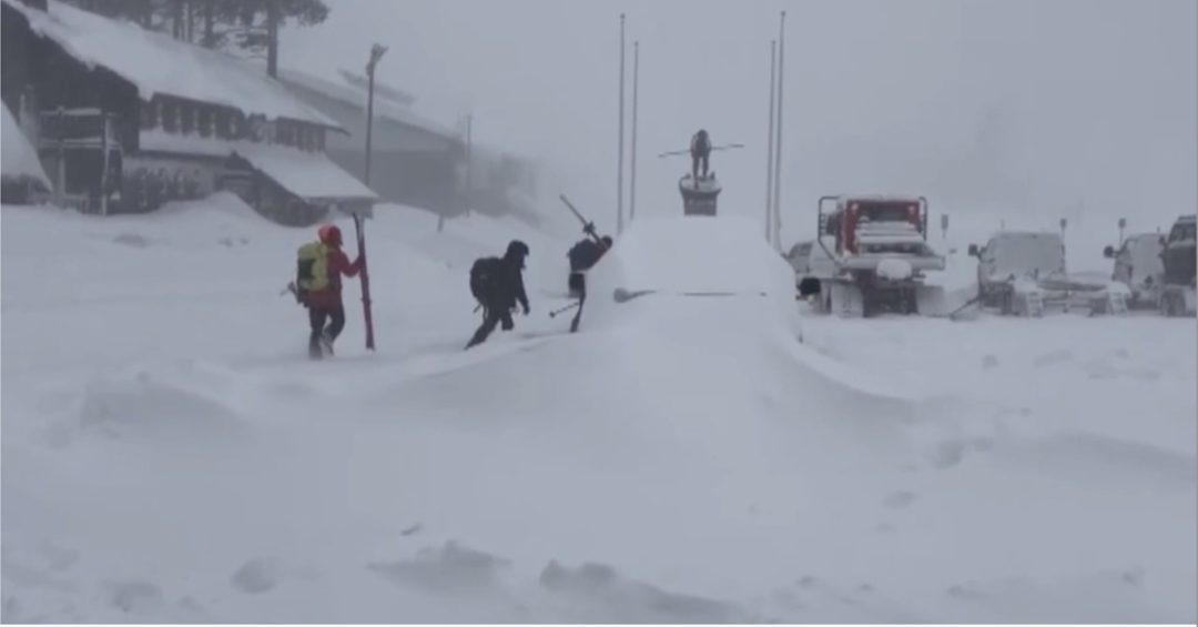 Watch- California hit by heavy snow as avalanche leaves skiers missing.