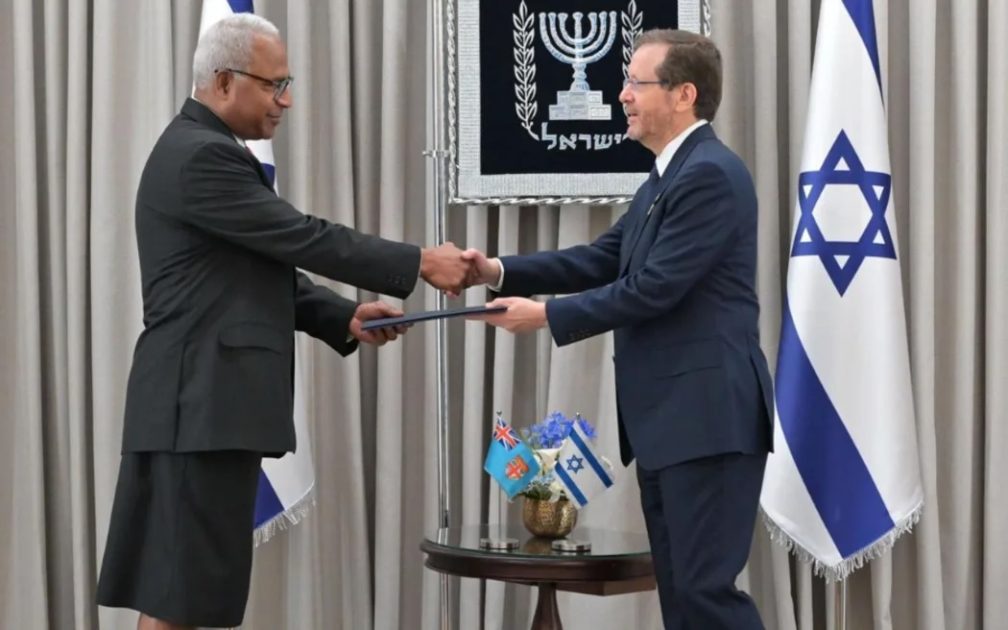Fiji’s Permanent Representative to the United Nations Filipo Tarakinikini, presented his credentials as the new non-resident Ambassador Extraordinary and Plenipotentiary of Fiji to the State of Israel to the President of the State of Israel Isaac Herzog. 29 April 2025