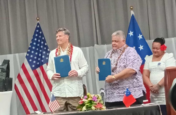 Landau and PM Laaulialemalietoa signed Open Skies Treaty