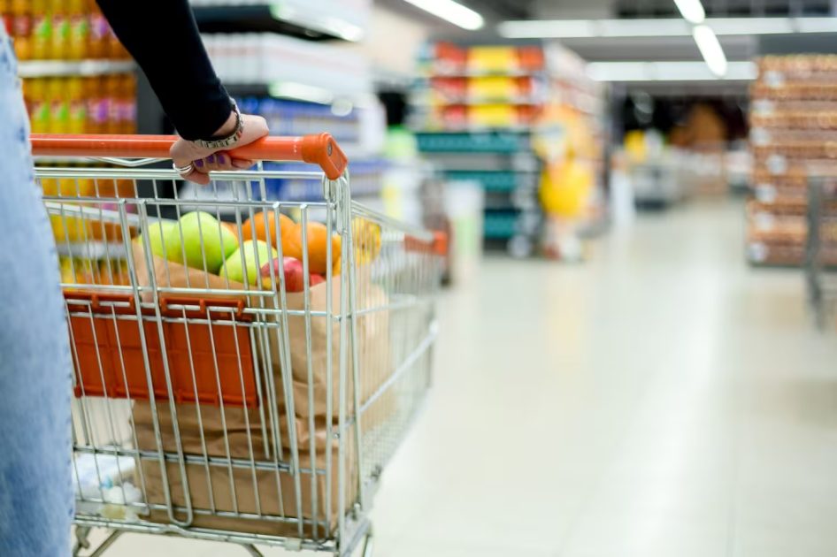 Groceries are already a financial pain point for many Kiwis – now some are complaining of fines for staying in a supermarket carpark too long.