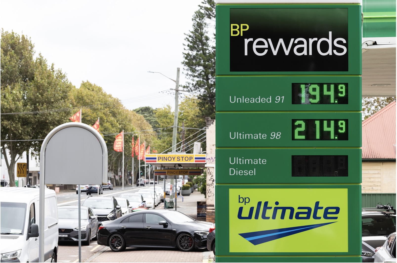 S﻿oaring oil prices have pushed petrol to over $2 per litre in Australia. (Louie Douvis).