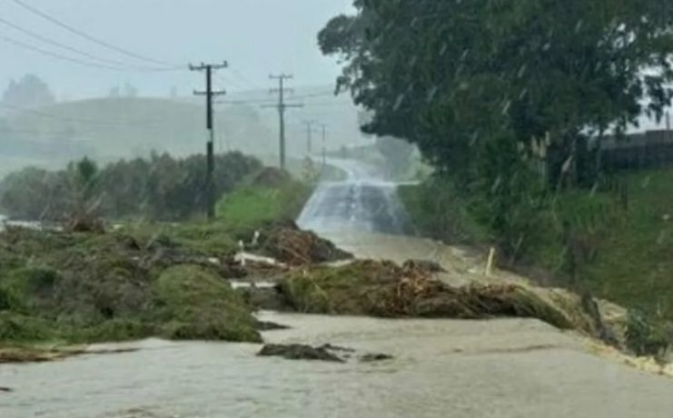 A-ruptured-farm-dam-has-blocked-Taupo-Bay-Road-in-the-Far-North.
