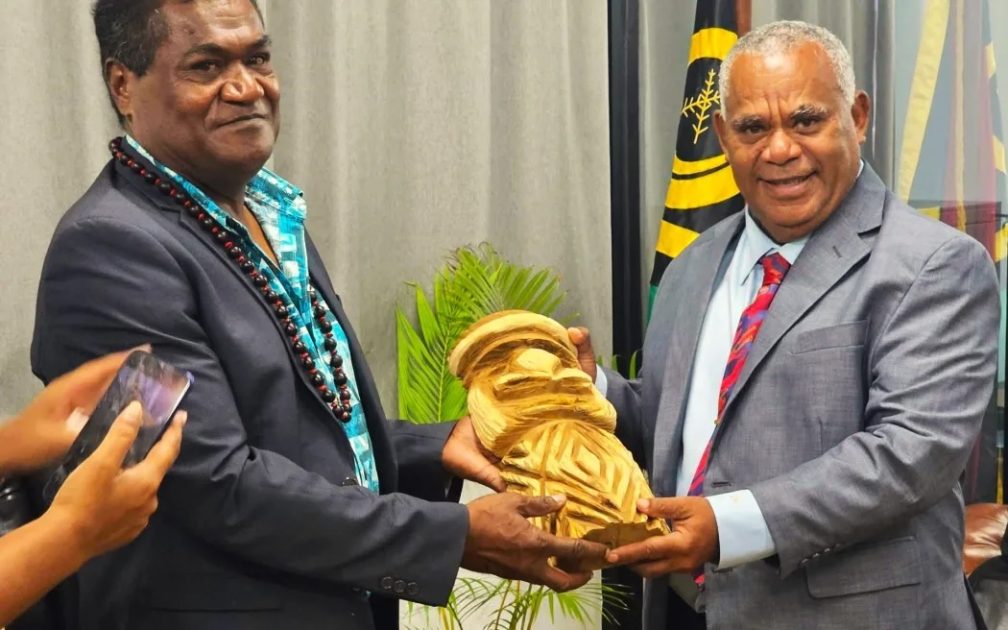 Vanuatu Prime Minister Jotham Napat, right, and FLNKS president Christian Téin during a meeting on 5 May 2026 in Port Vila.