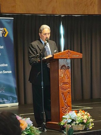 Hon Vaovasamanaia Winston Peters