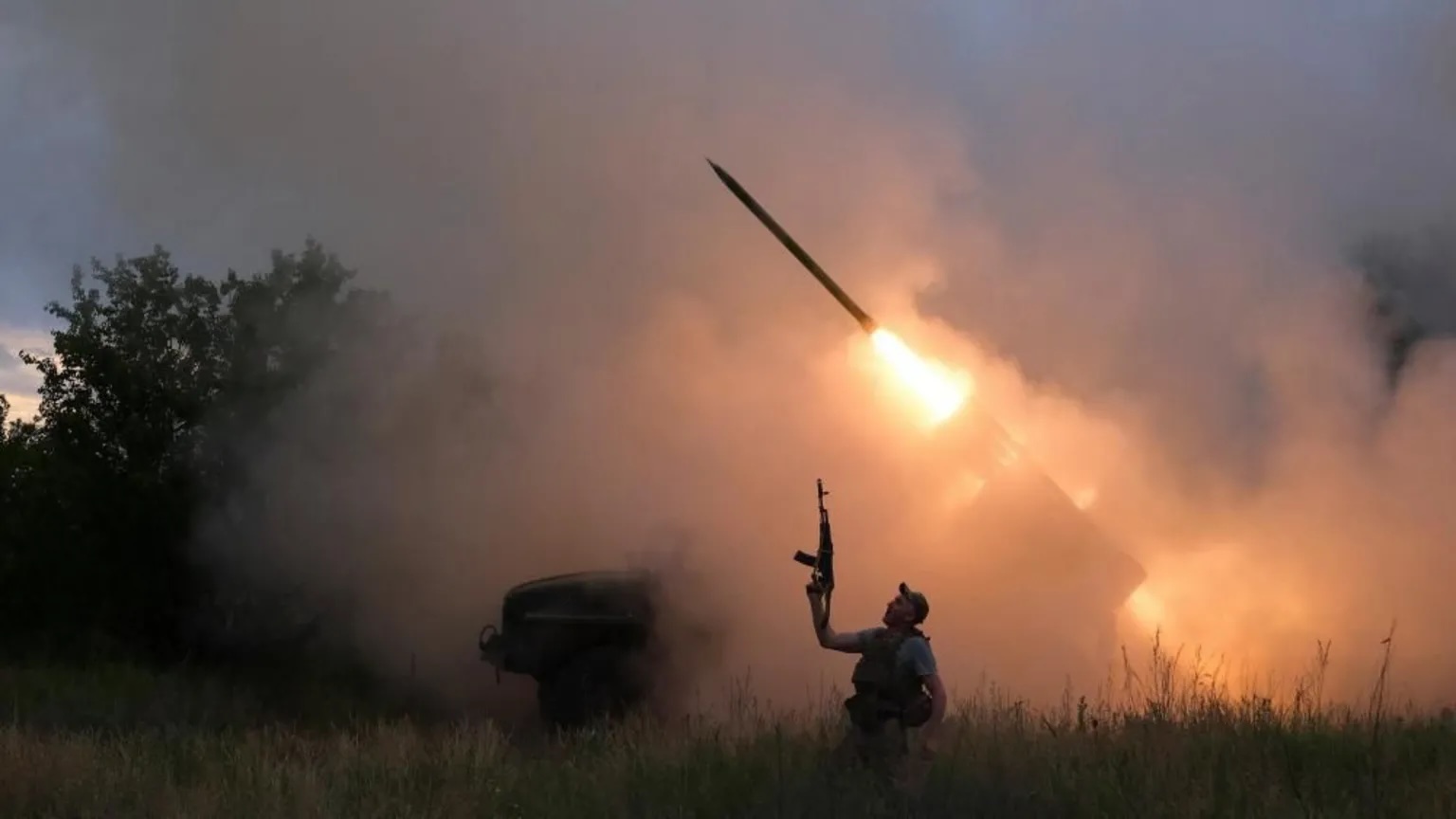 Ukraine's commanders say the situation in Kostyantynivka is still under control, but accept Russian troops are active in the city.