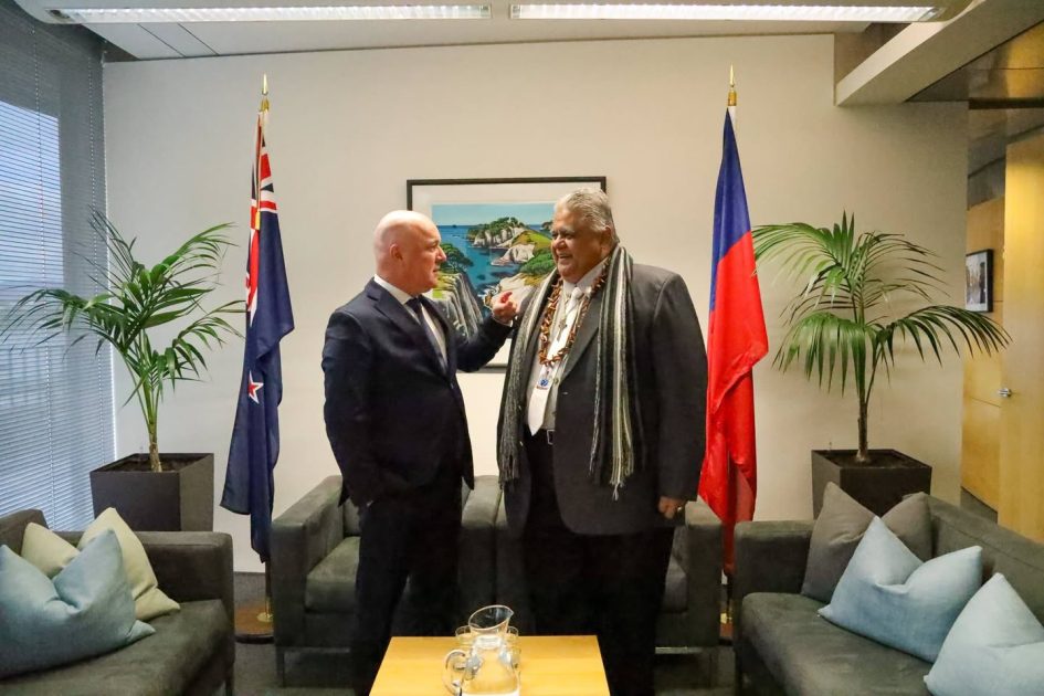 NZ PM, Hon Tuisinavemaulumotootua Christopher Luxon & Samoa PM, Hon Laaulialemalietoa Leuatea Polataivao Fosi Schmidt.