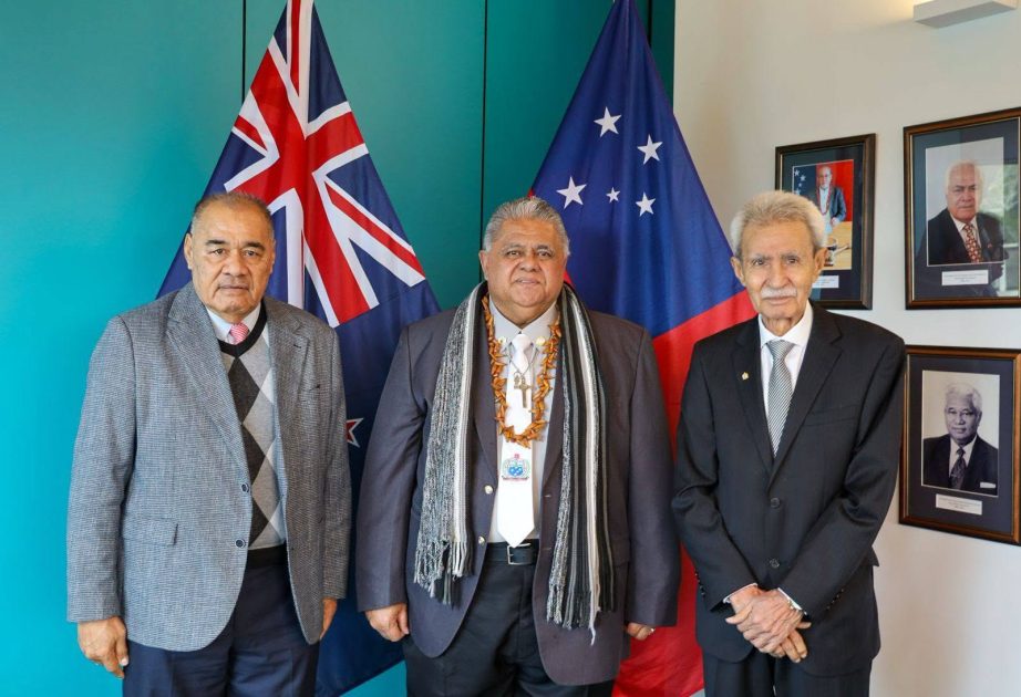 Samoan PM, Hon Laaulialemalietoa Leuatea Polataivao Fosi Schmidt with Samoa's Consulate General in Auckland, Afemata Palusalue Faapo II and Samoa's High Commissioner in Wellington, Afamasaga Faamatalaupu Toleafoa