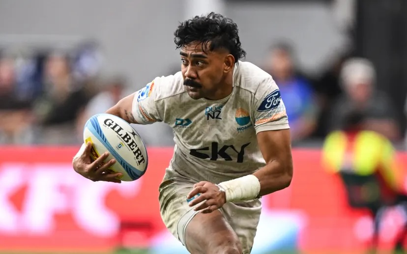 Tuna Tuitama in action for Moana Pasifika.