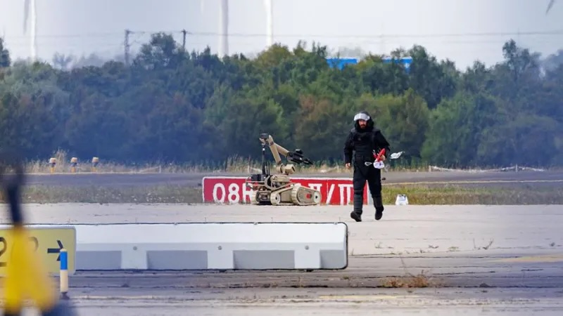 A special robot was sent to remove the detonator from the device.